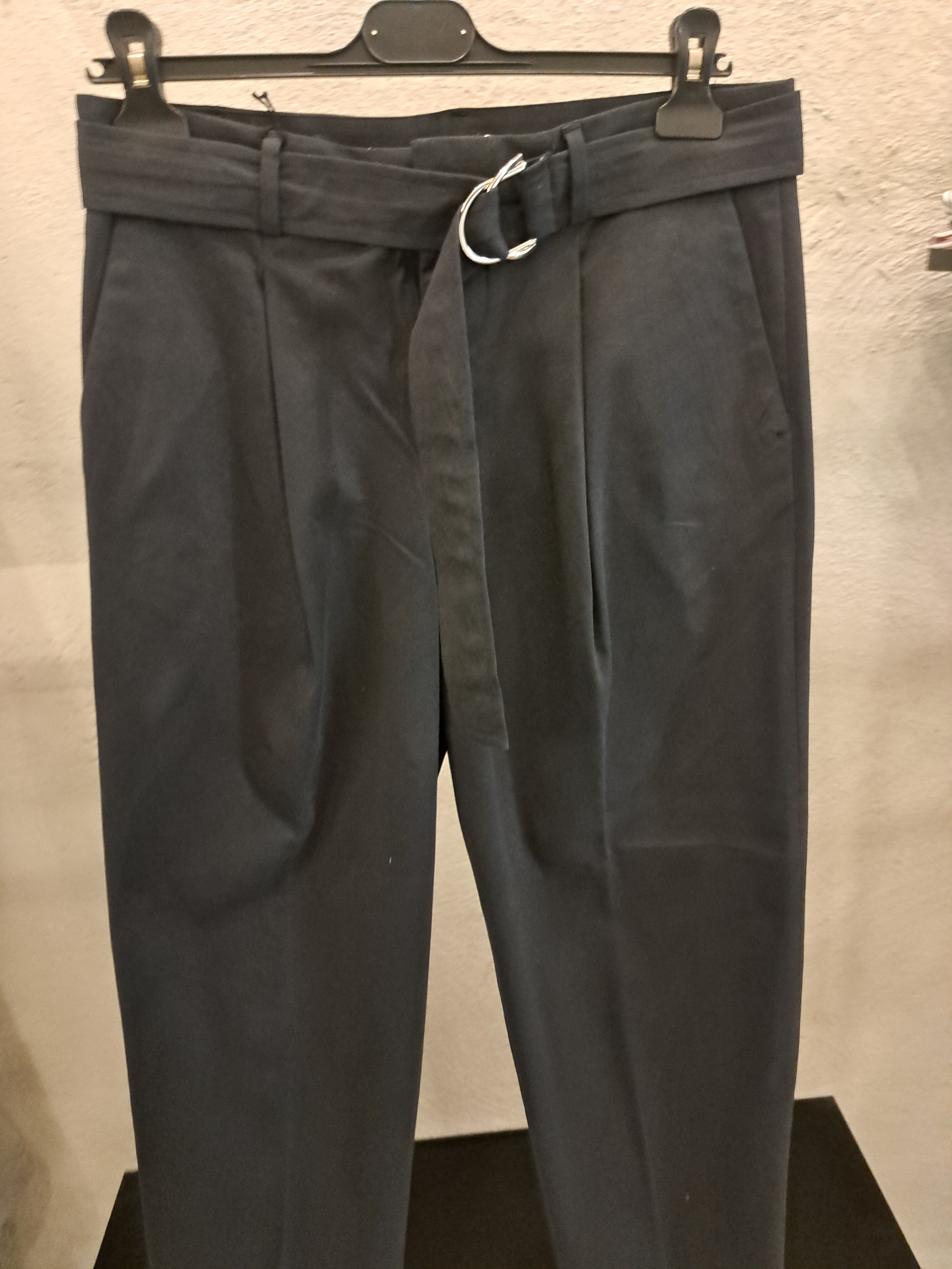Pantalone con cintura