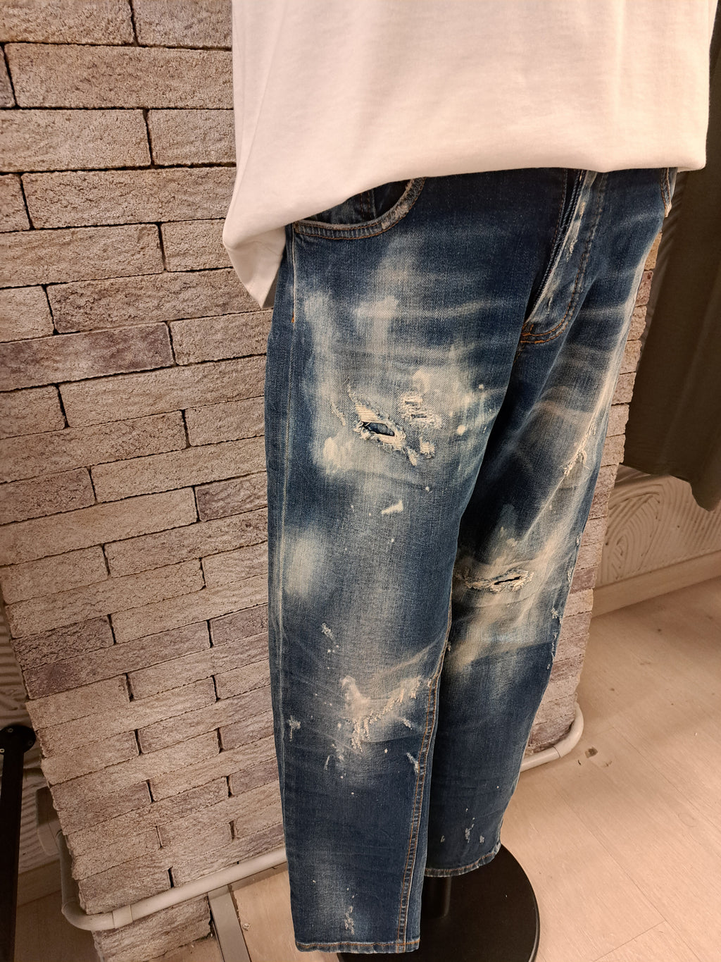 Jeans con rotture