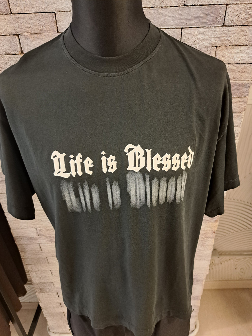 T-shirt black circus