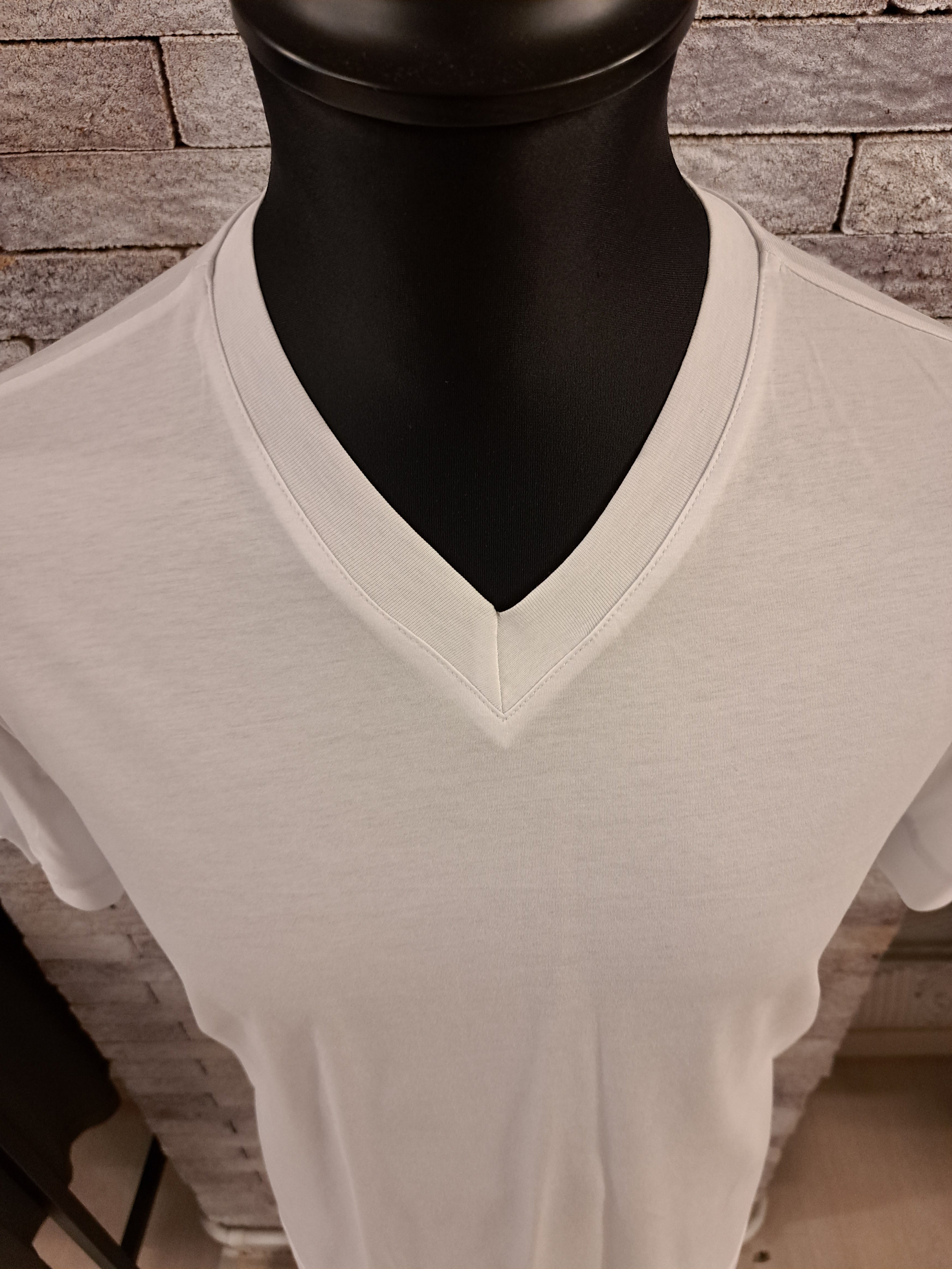 T-shirt filo di Scozia scollo a V