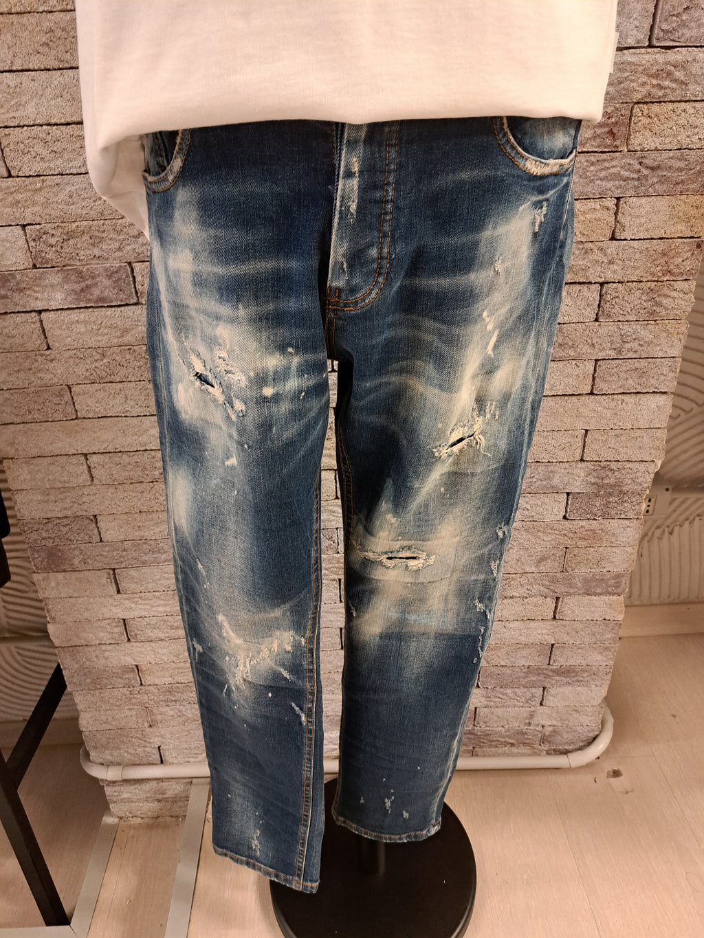 Jeans con rotture