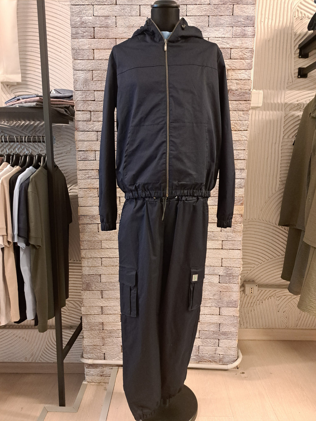 Pantalone con tasche