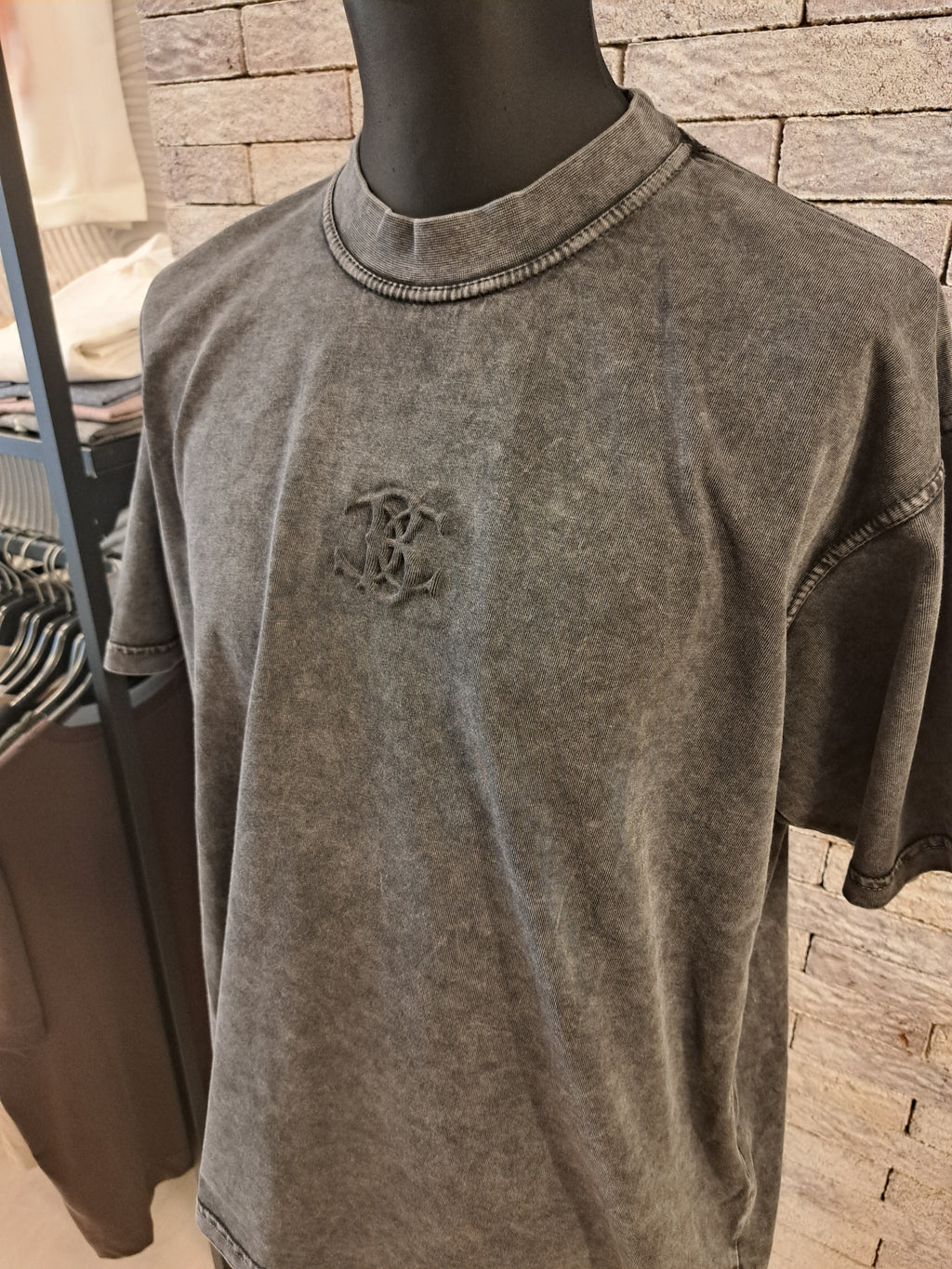 T-shirt black circus