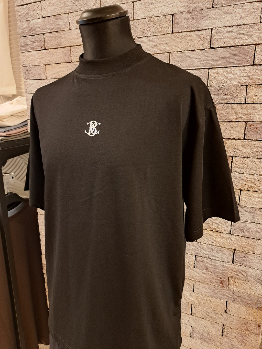 T-shirt black circus