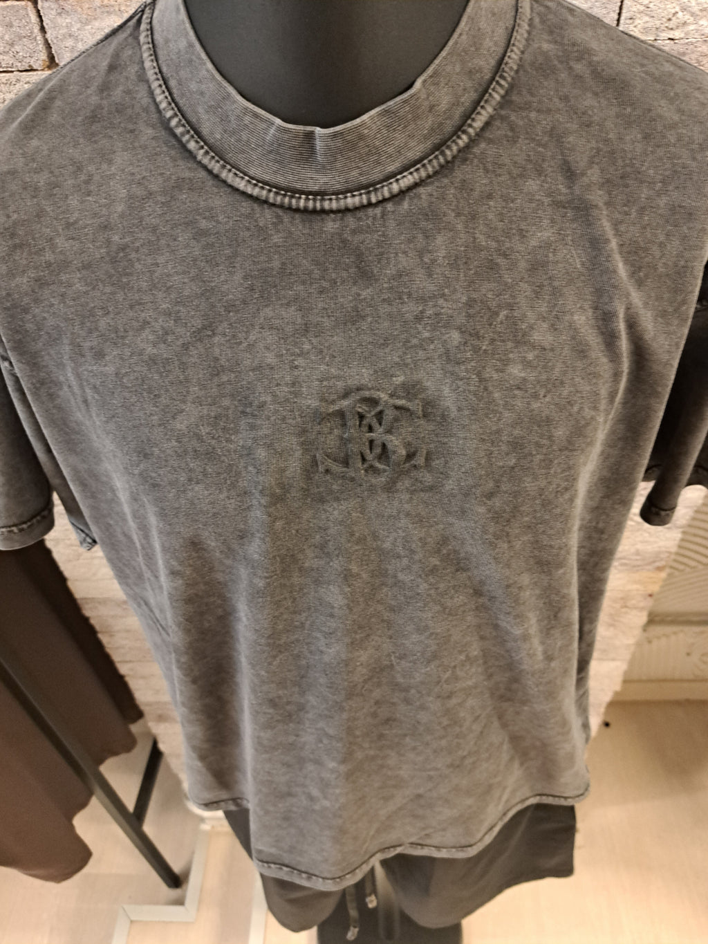 T-shirt black circus