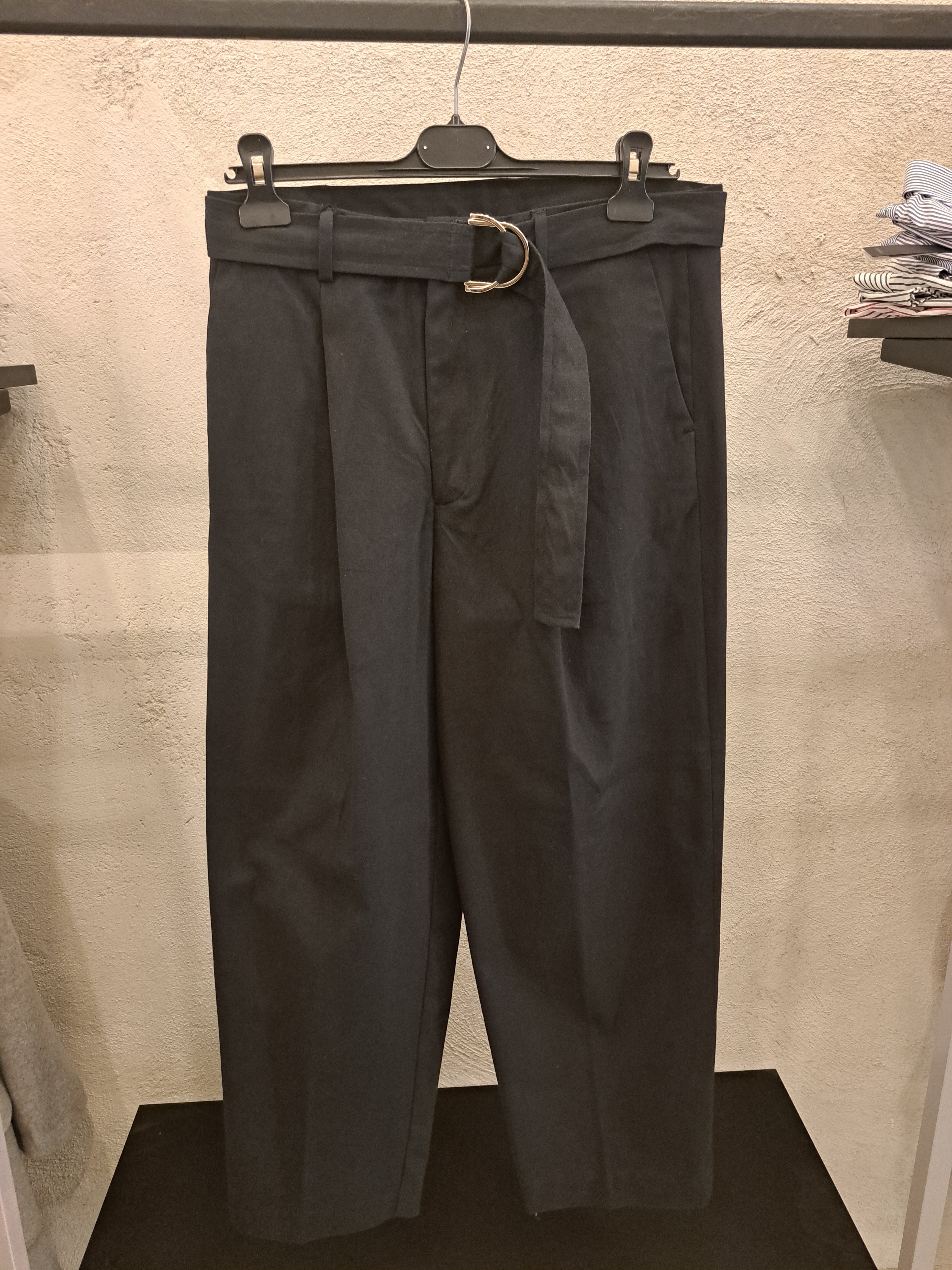 Pantalone con cintura